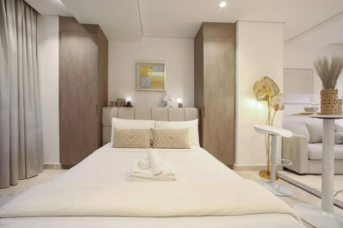 Glamorous Studio! Walk To Burj Khalifasleep 3! Dubai 0*,  United Arab Emirates