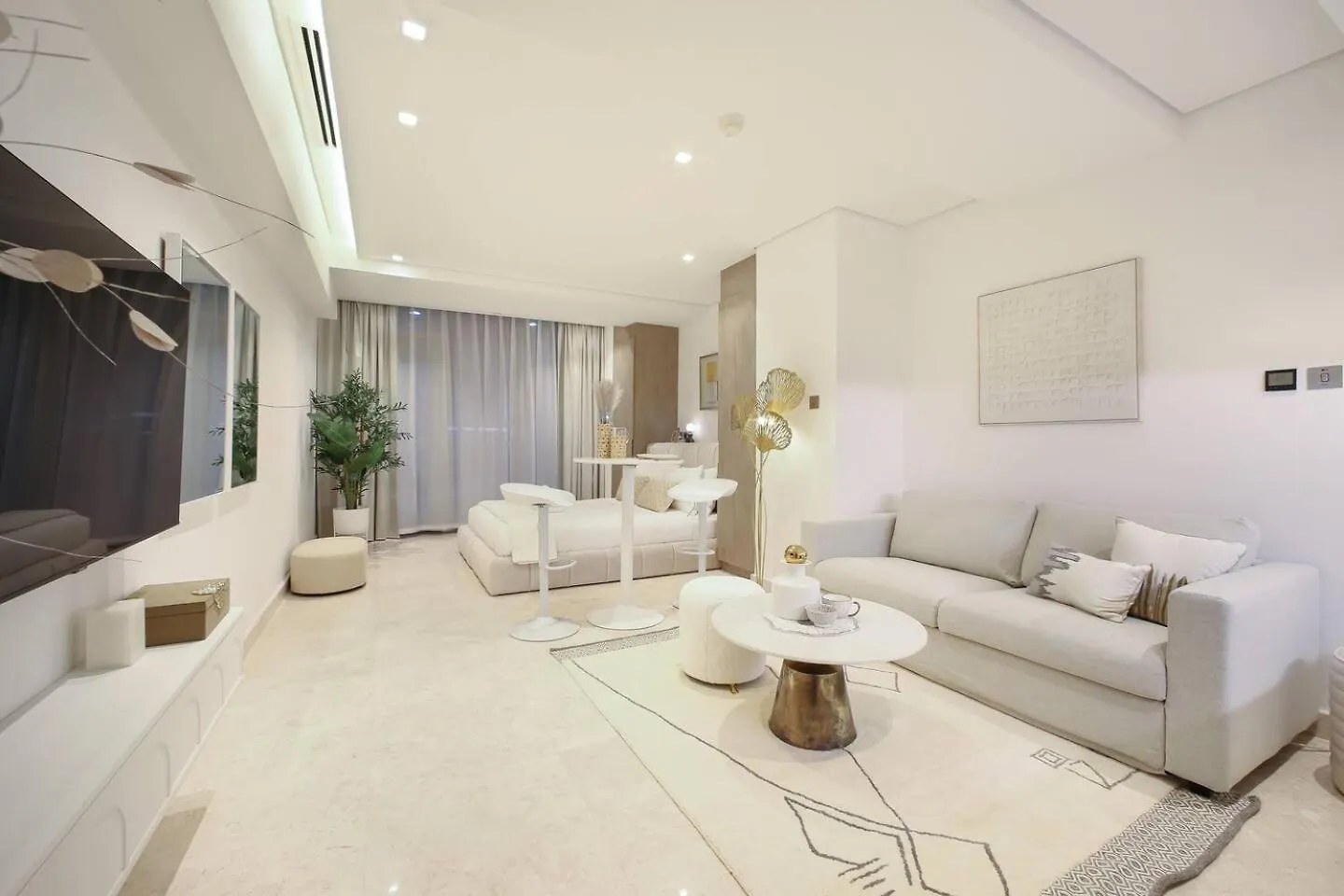 Glamorous Studio! Walk To Burj Khalifasleep 3! Dubai Apartment